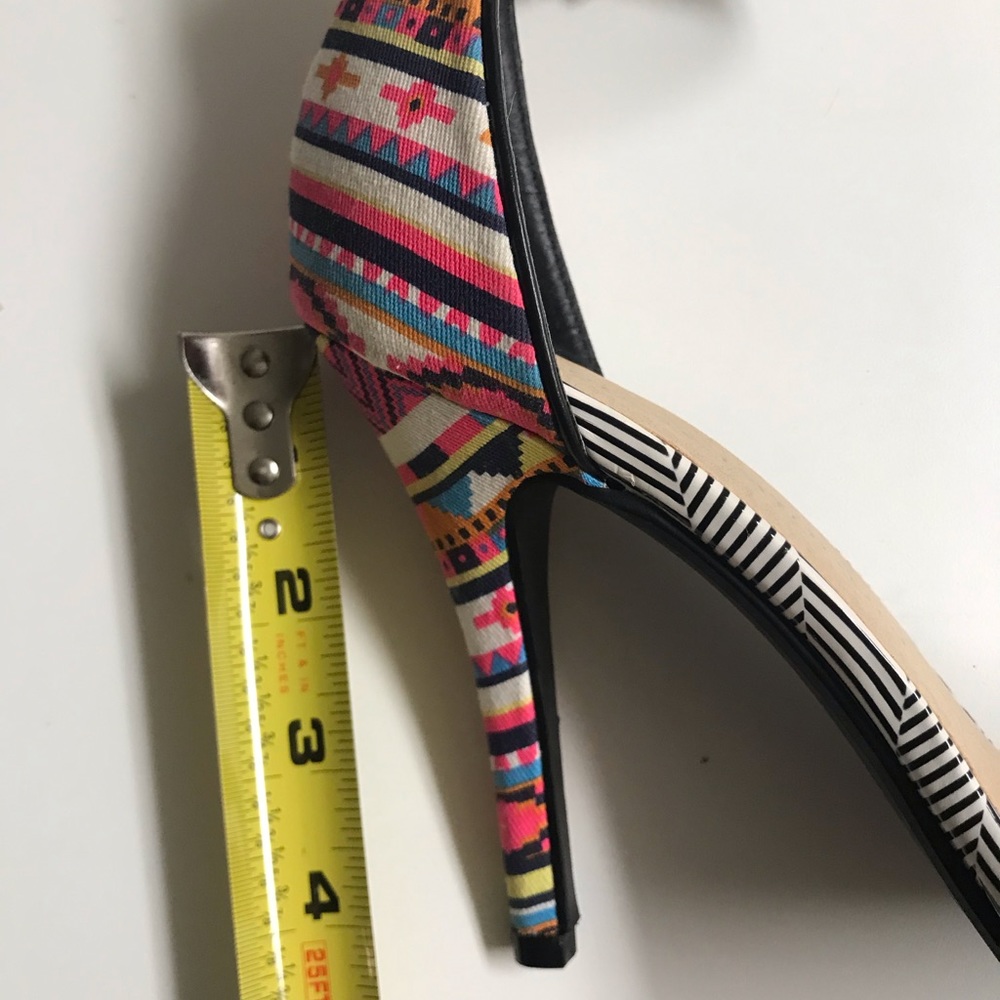 Chinese Laundry ankle strap stiletto sandals - Picture 2 of 4